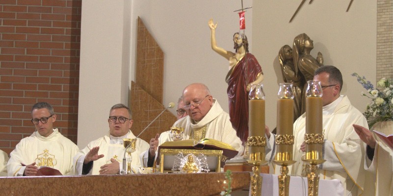 Bp Józef Wróbel SCJ inauguruje jubileusz nabożeństw fatimskich