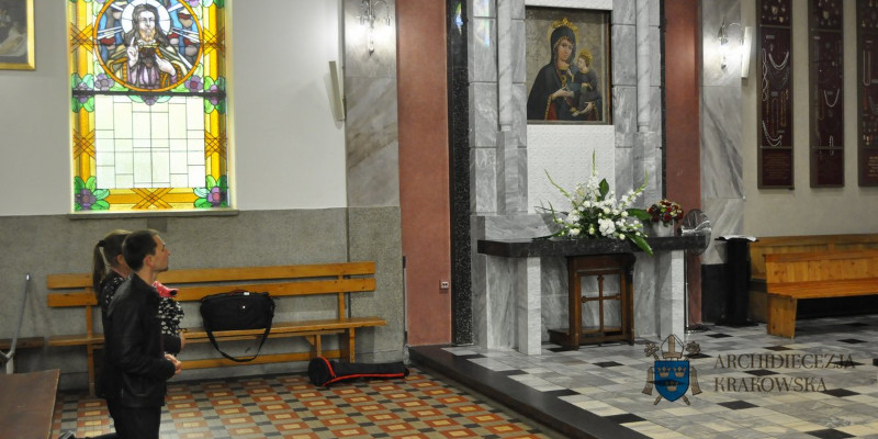 Parafialny kościół w Płaszowie Diecezjalnym Sanktuarium Błogosławionego Macierzyństwa Matki Bożej