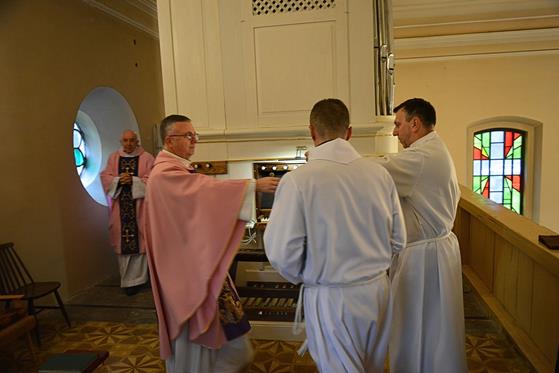 ostrowiec organy 03.jpg