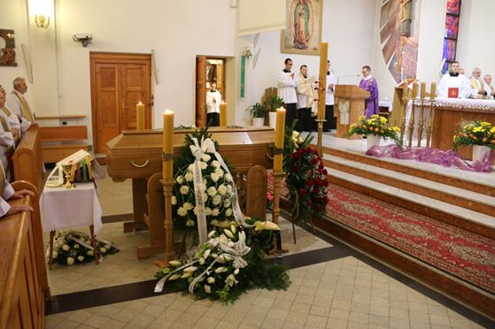 2022-10-10 Pogrzeb ks Czeslaw Konior (15).jpg